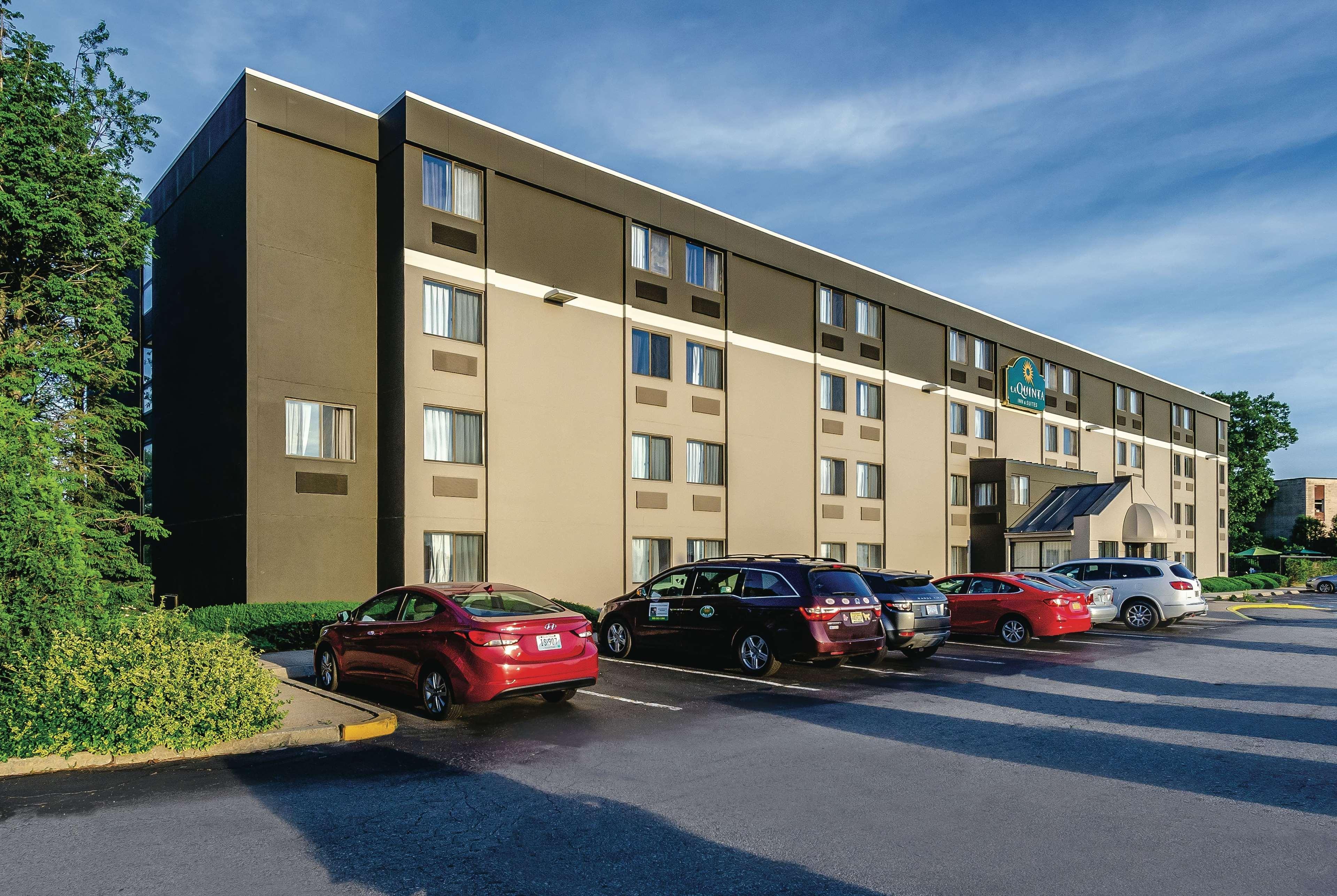 Отель La Quinta By Wyndham Warwick Providence Airport Экстерьер фото