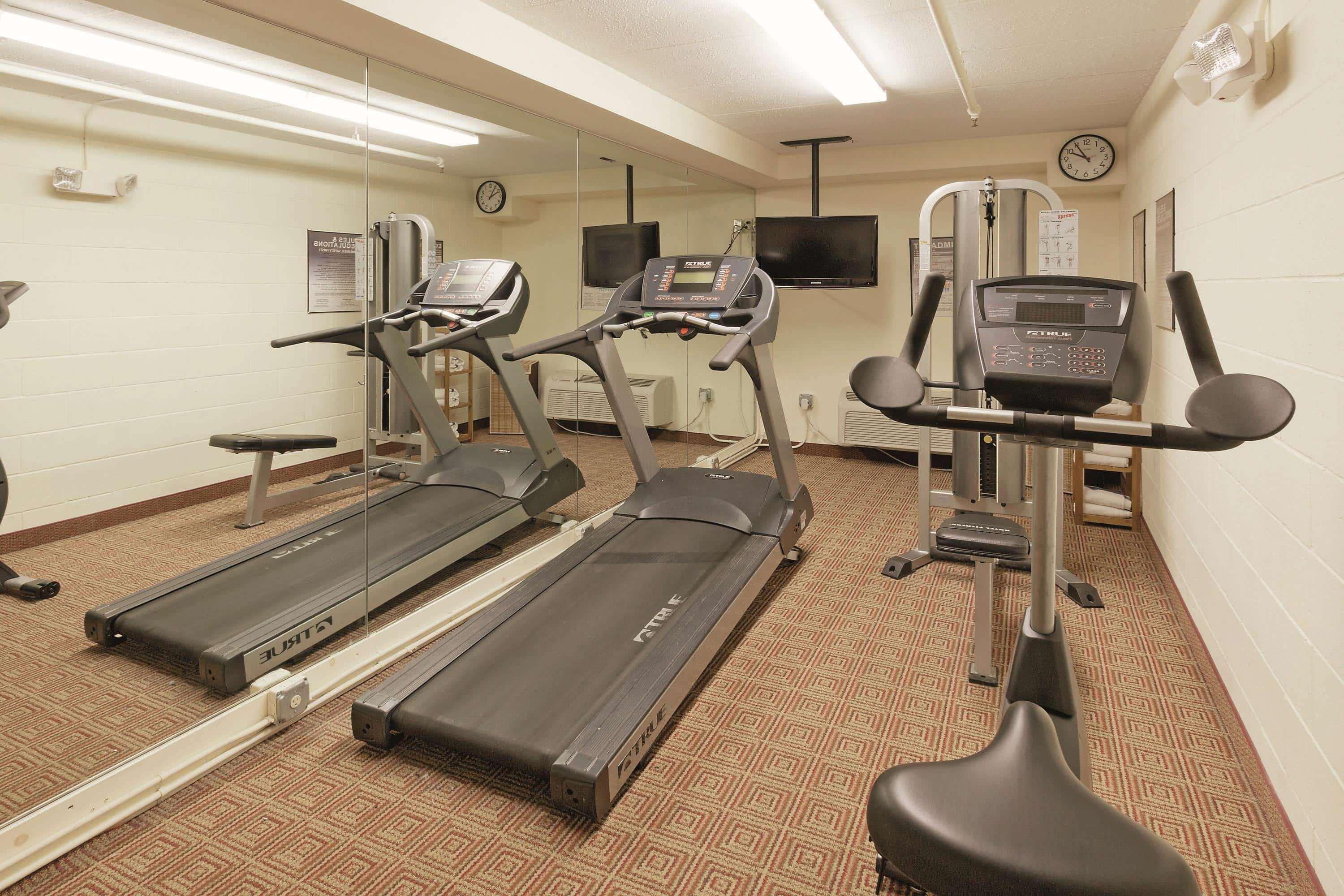 Отель La Quinta By Wyndham Warwick Providence Airport Экстерьер фото