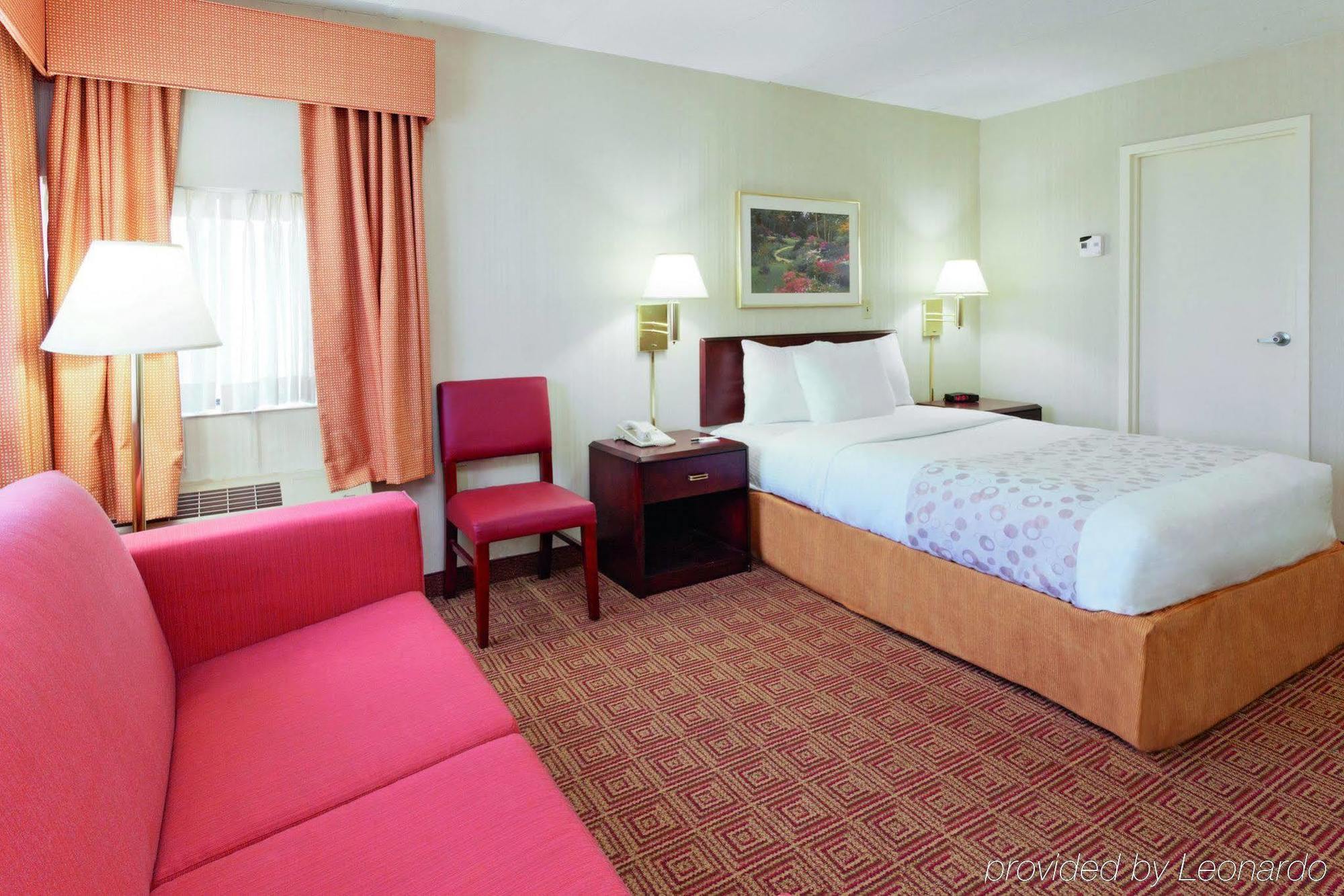 Отель La Quinta By Wyndham Warwick Providence Airport Экстерьер фото