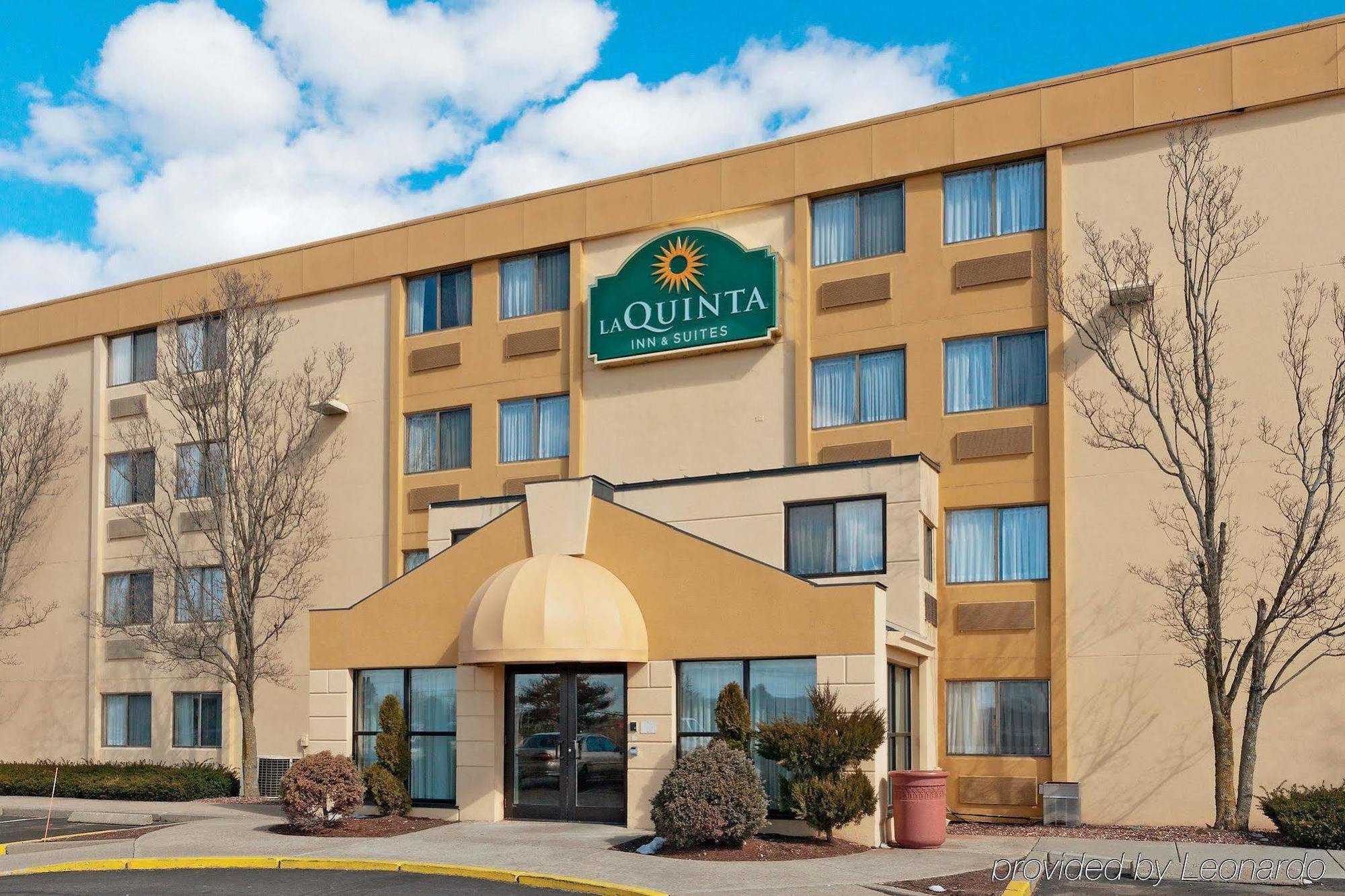 Отель La Quinta By Wyndham Warwick Providence Airport Экстерьер фото